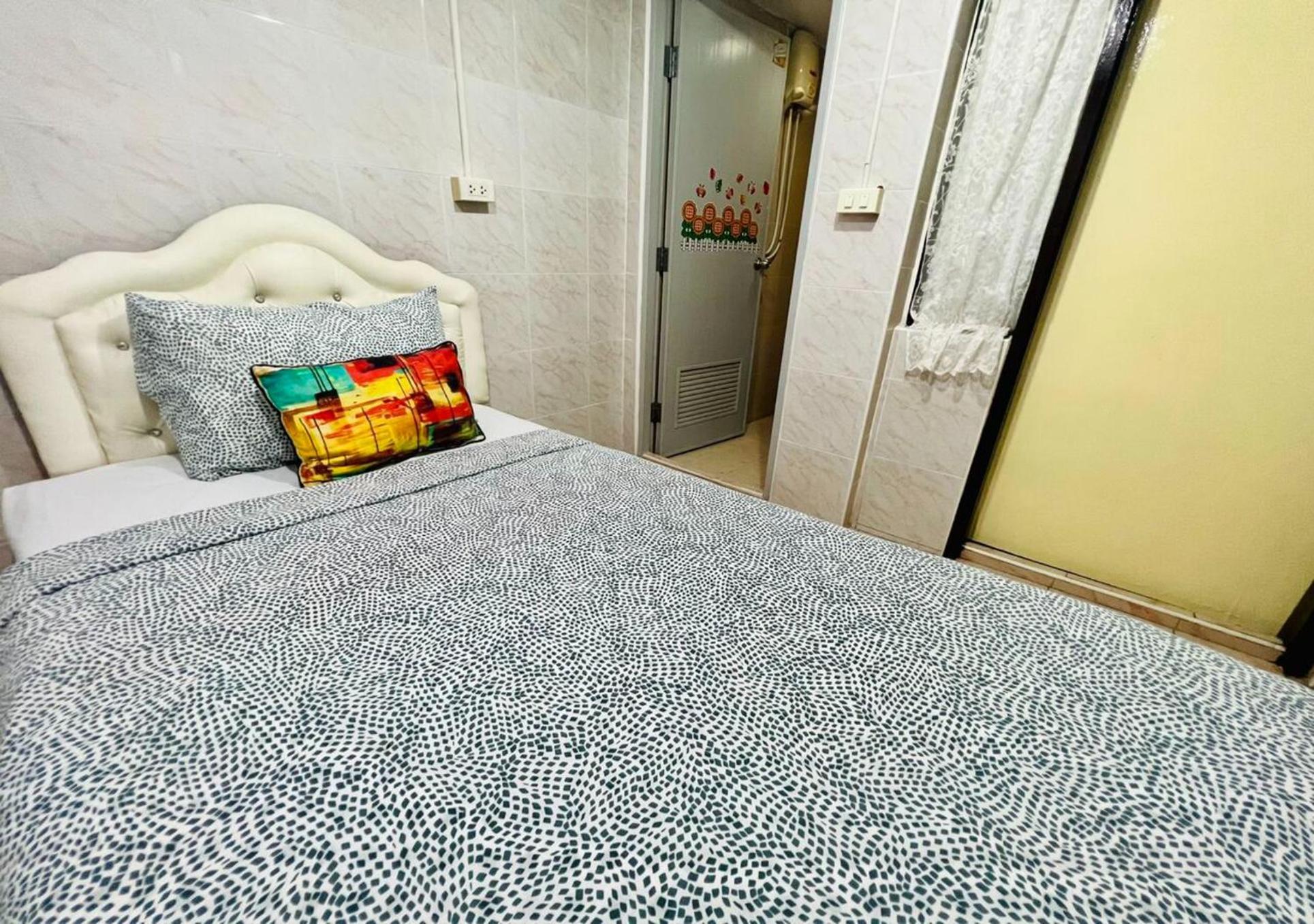 Hotel Ree House@Soi Cowboy-Asoke Bts-Mrt Bangkok Exterior foto