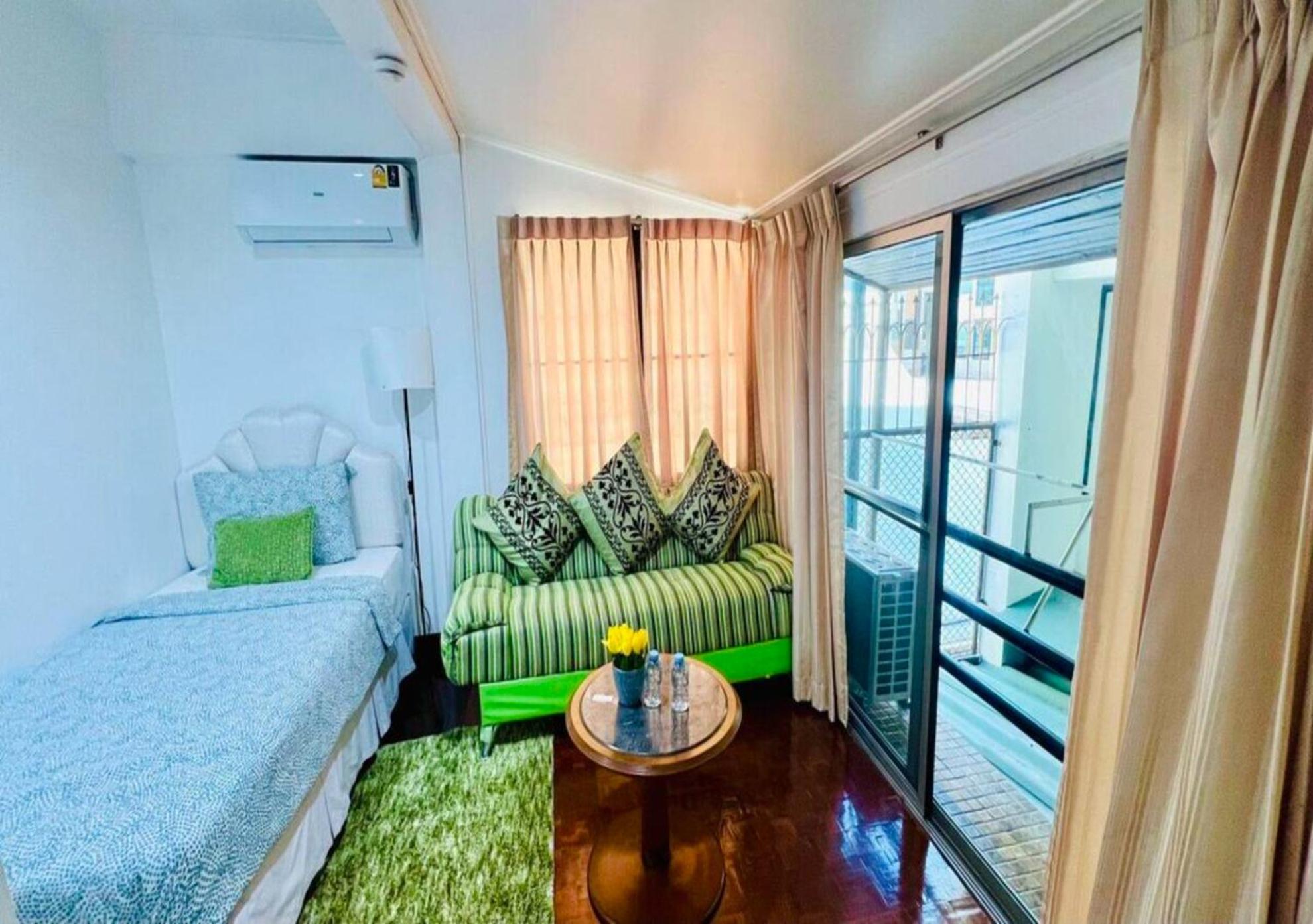 Hotel Ree House@Soi Cowboy-Asoke Bts-Mrt Bangkok Exterior foto